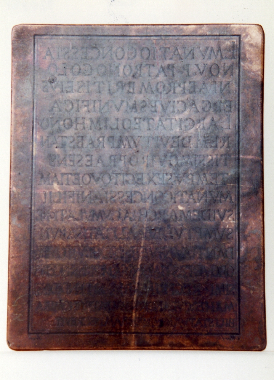 epigrafe latina dedicatoria (matrice) - ambito napoletano (secc. XVIII/ XIX)