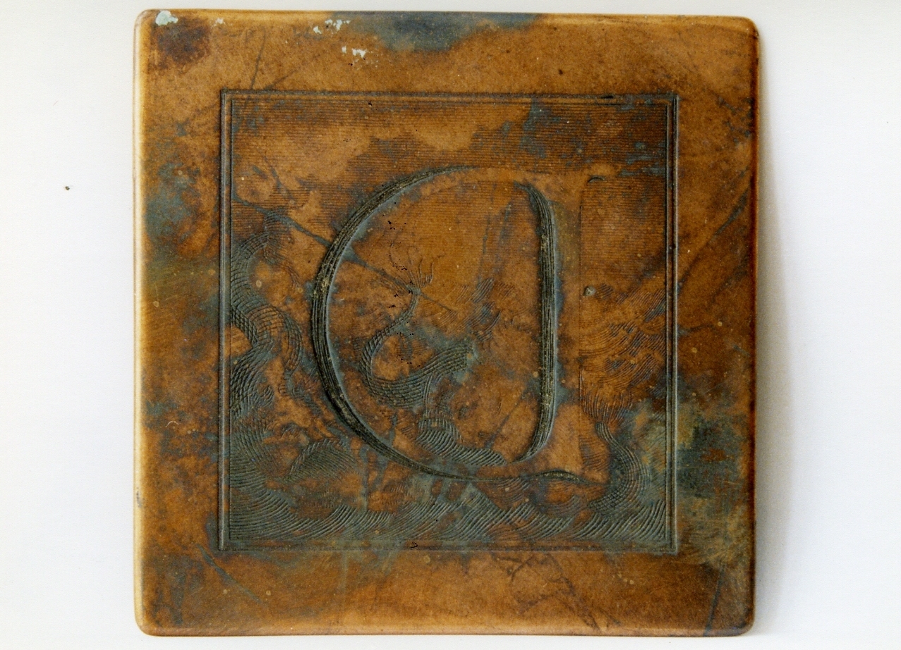 lettera D con delfino (matrice) di Vanvitelli Luigi (sec. XVIII)