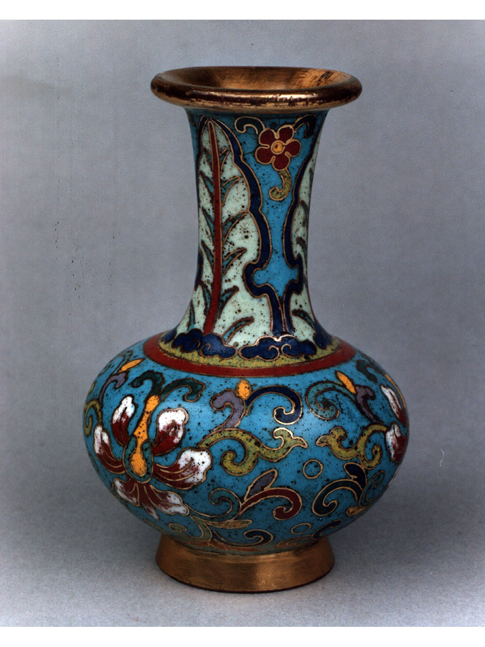 motivi decorativi vegetali stilizzati (vasetto) - manifattura cinese (prima metà sec. XVIII)