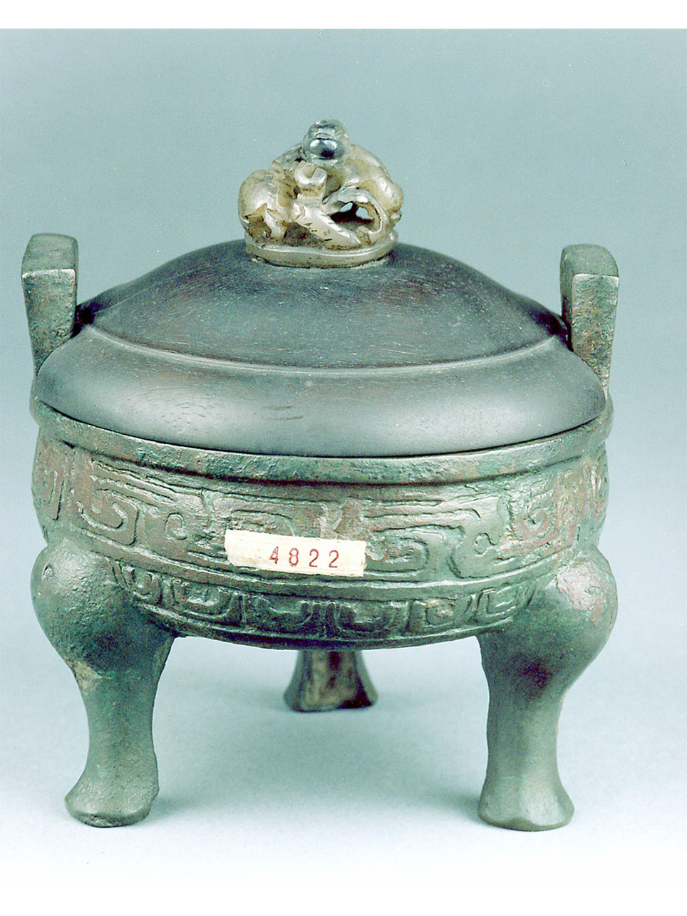 motivi decorativi (tripode) - manifattura cinese (secc. XVII/ XVIII)