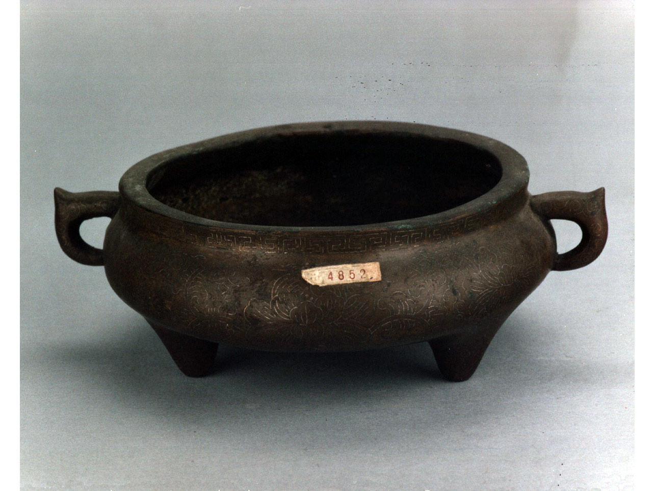 motivi decorativi floreali (turibolo) - manifattura cinese (secc. XVI/ XVIII)