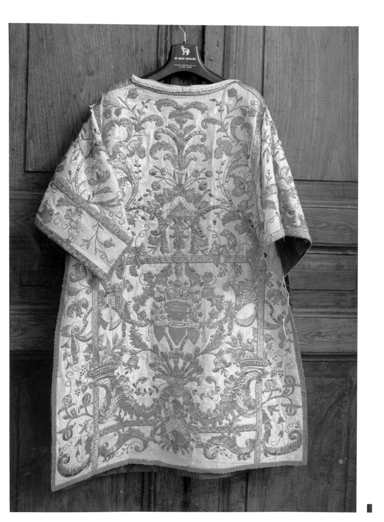 dalmatica, serie - manifattura campana (sec. XVIII)