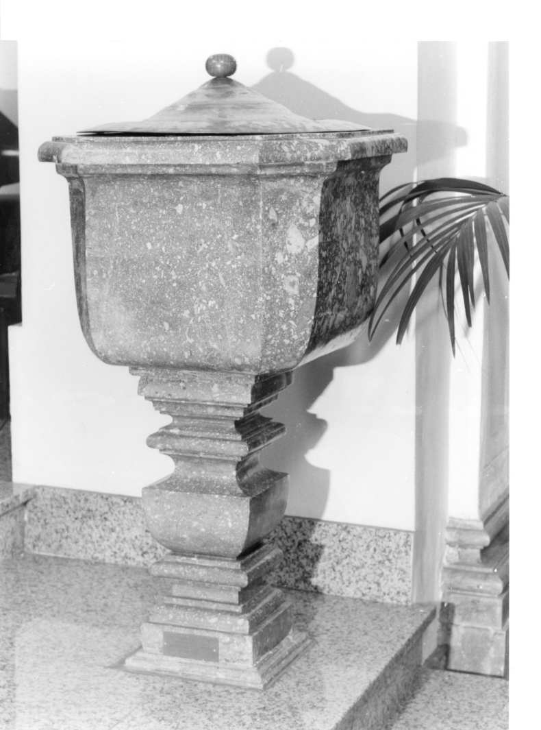 fonte battesimale, opera isolata - bottega irpina (prima metà sec. XVIII)