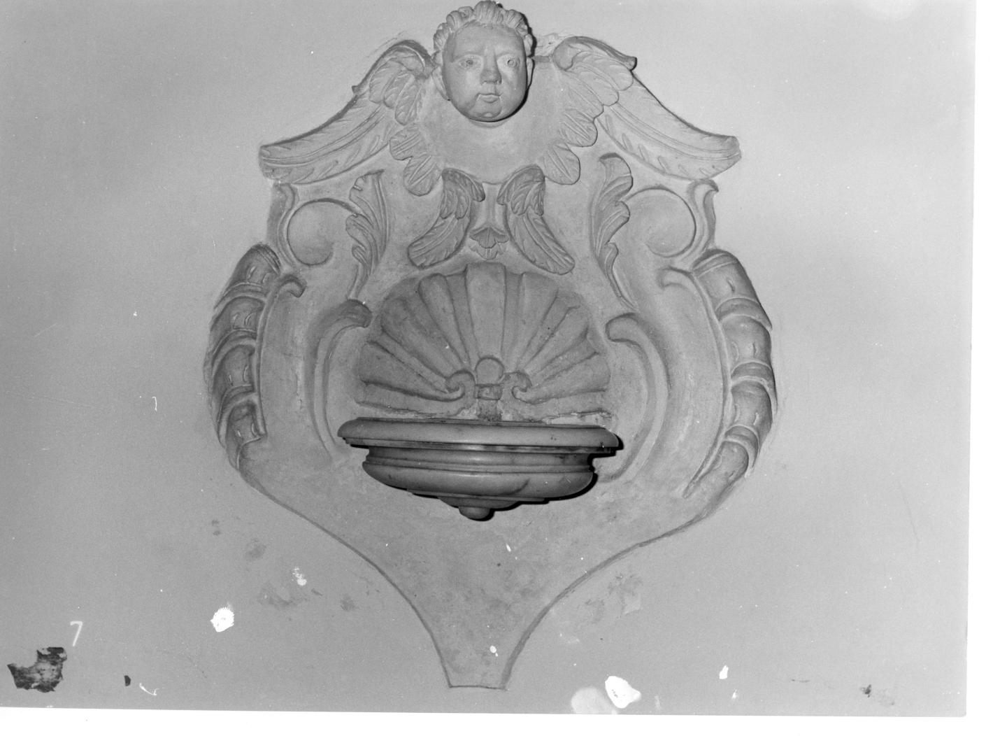 acquasantiera pensile, opera isolata - bottega irpina (metà sec. XVIII)