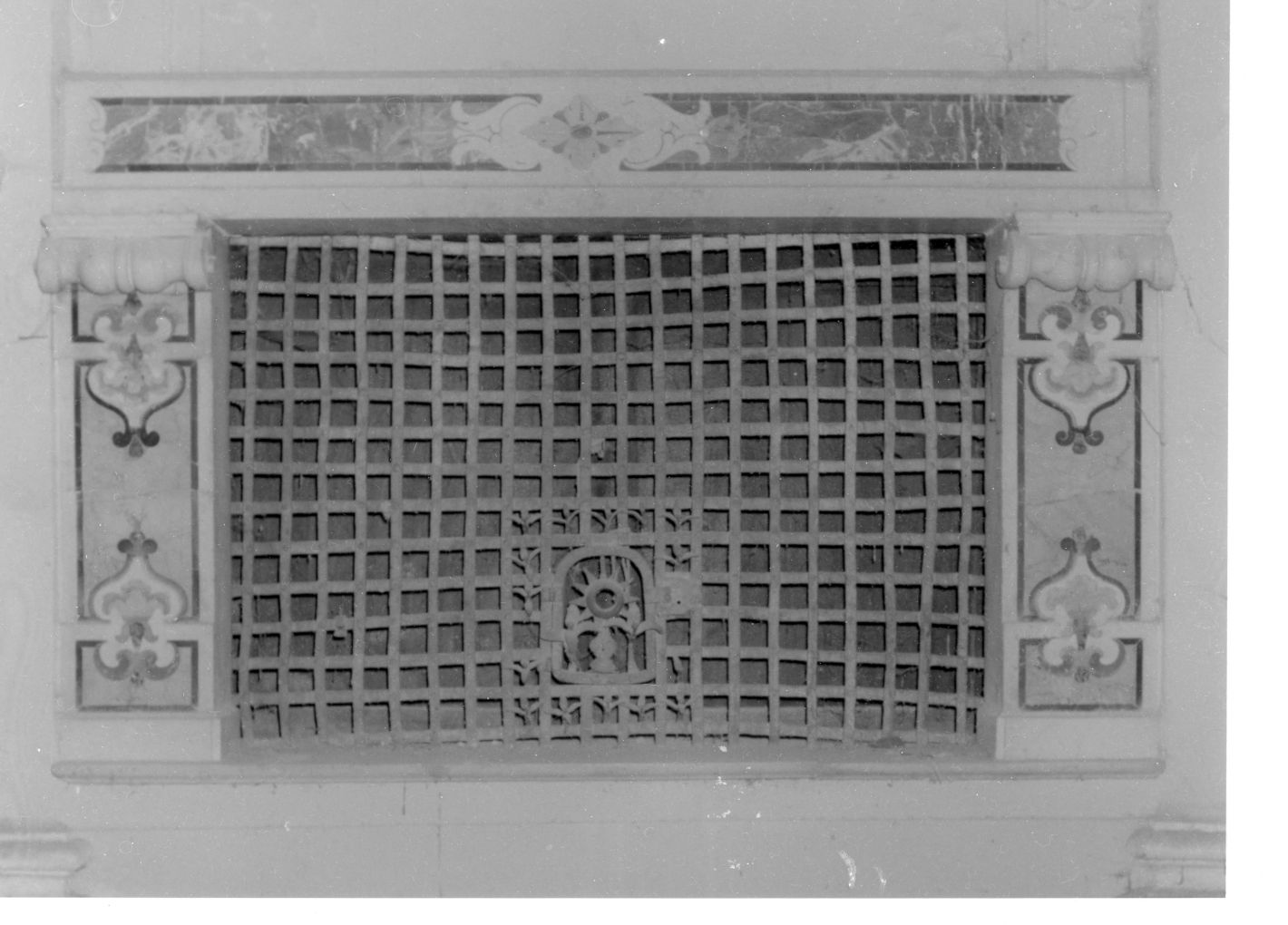 grata, opera isolata - bottega napoletana (seconda metà sec. XVIII)