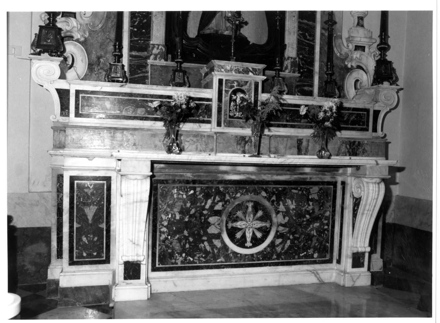 altare - bottega campana (sec. XX)