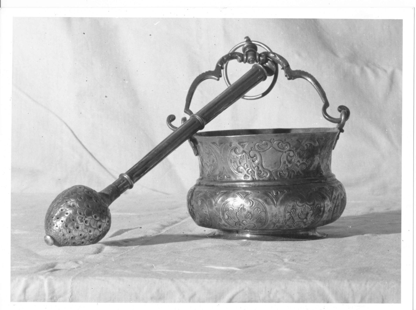 secchiello per l'acqua benedetta - bottega napoletana (sec. XVIII)