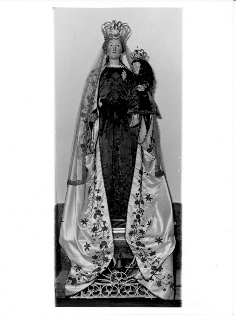 Madonna del Rosario (statua) - bottega Italia meridionale (fine/inizio secc. XIX/ XX)