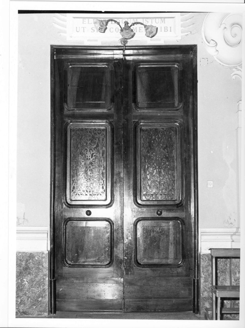 porta - a due battenti - bottega Italia meridionale (sec. XX)