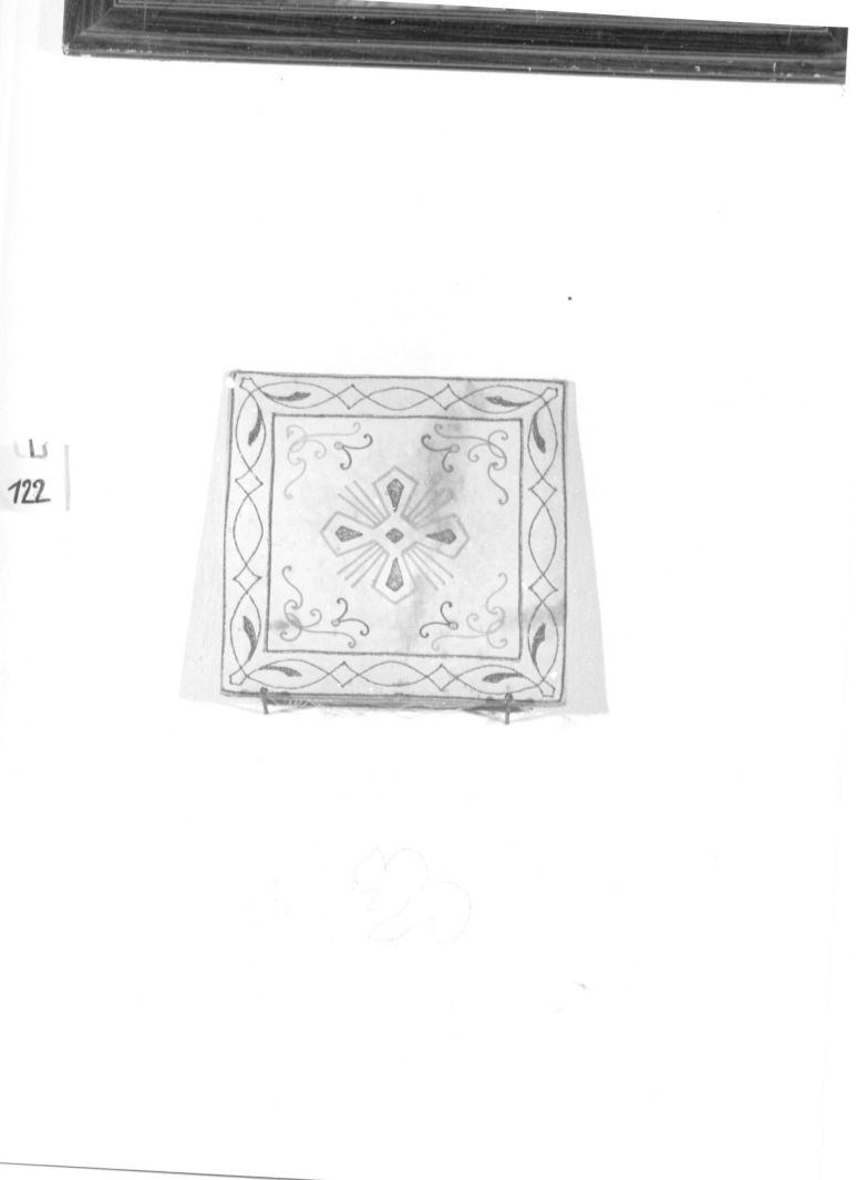 motivo decorativo geometrico (borsa del corporale) - manifattura Italia meridionale (sec. XX)