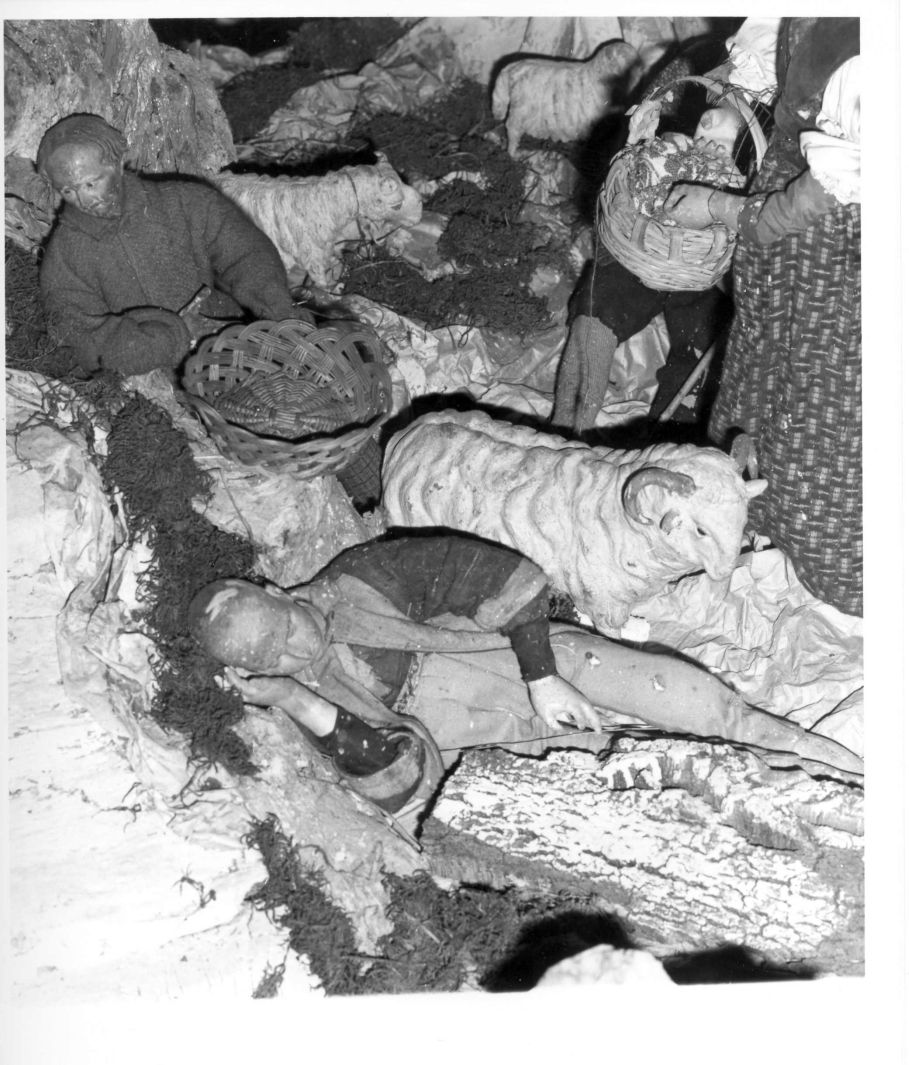 figura maschile distesa (statuetta di presepio, coppia) - bottega campana (sec. XIX)