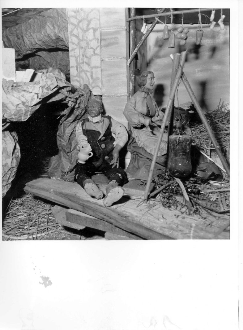 scena familiare (gruppo presepiale) - bottega campana (sec. XIX)