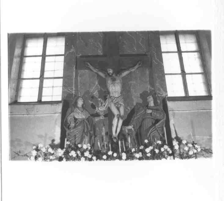 crocifissione di Cristo con la Madonna e santi (gruppo scultoreo) - bottega napoletana (sec. XVIII)