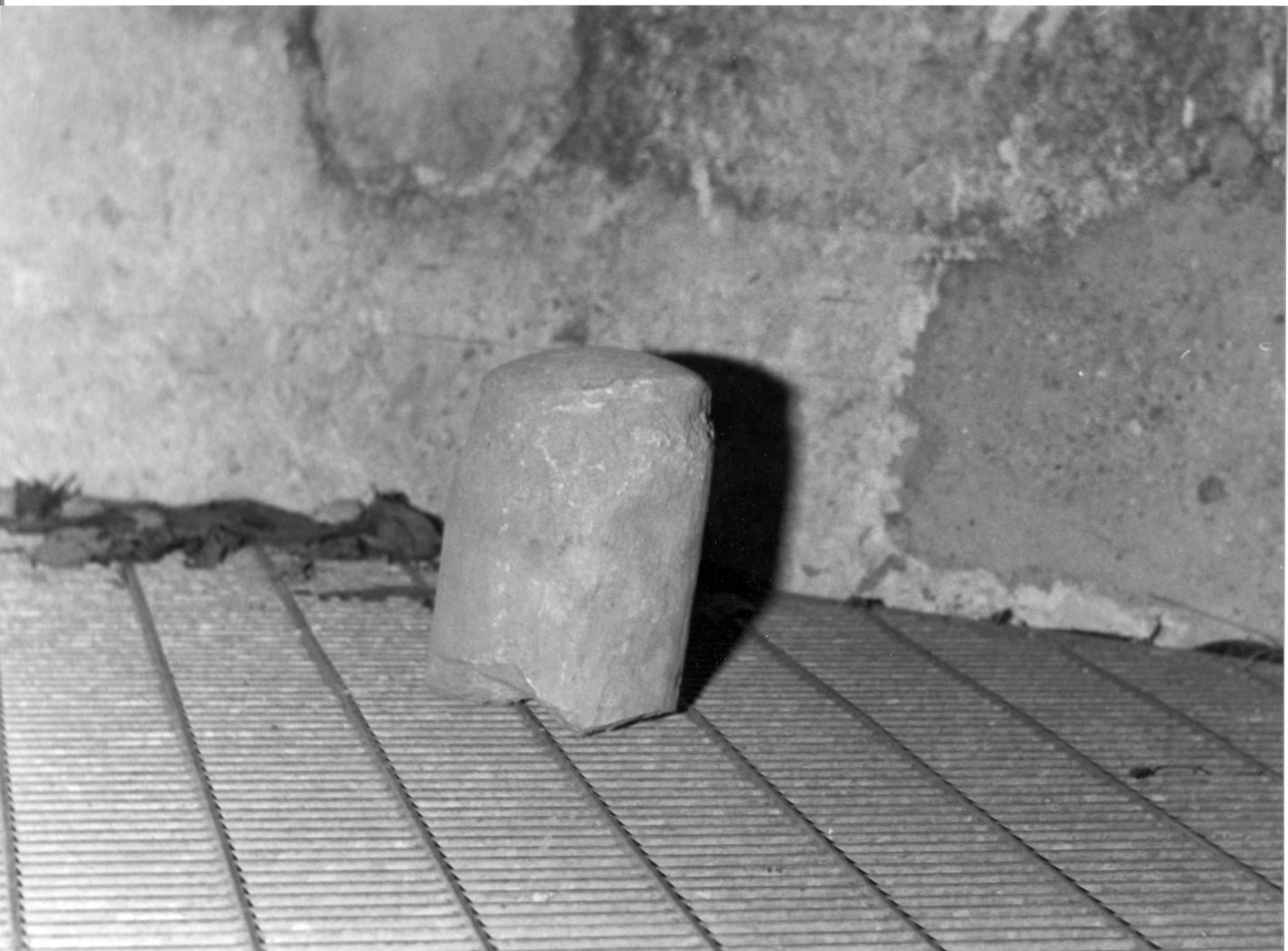 colonnina, frammento - bottega campana (sec. XVI)