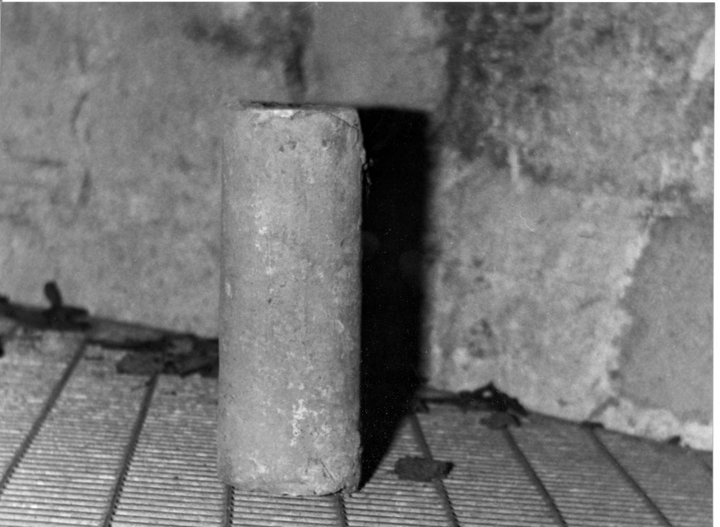 colonna, frammento - bottega campana (sec. XVI)