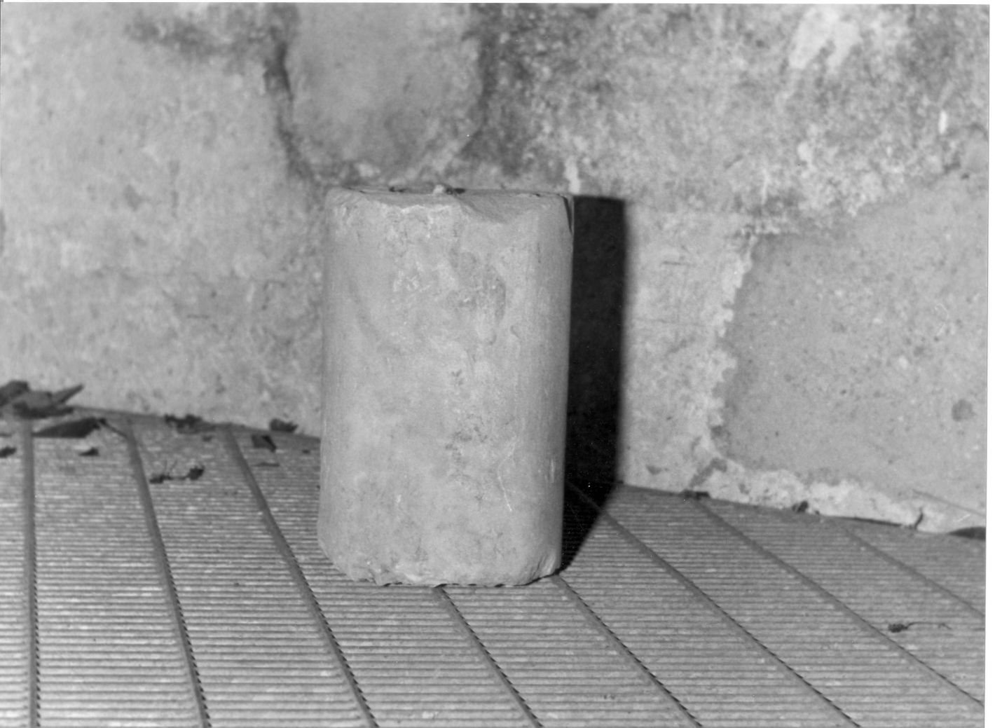 colonna, frammento - bottega campana (sec. XVI)