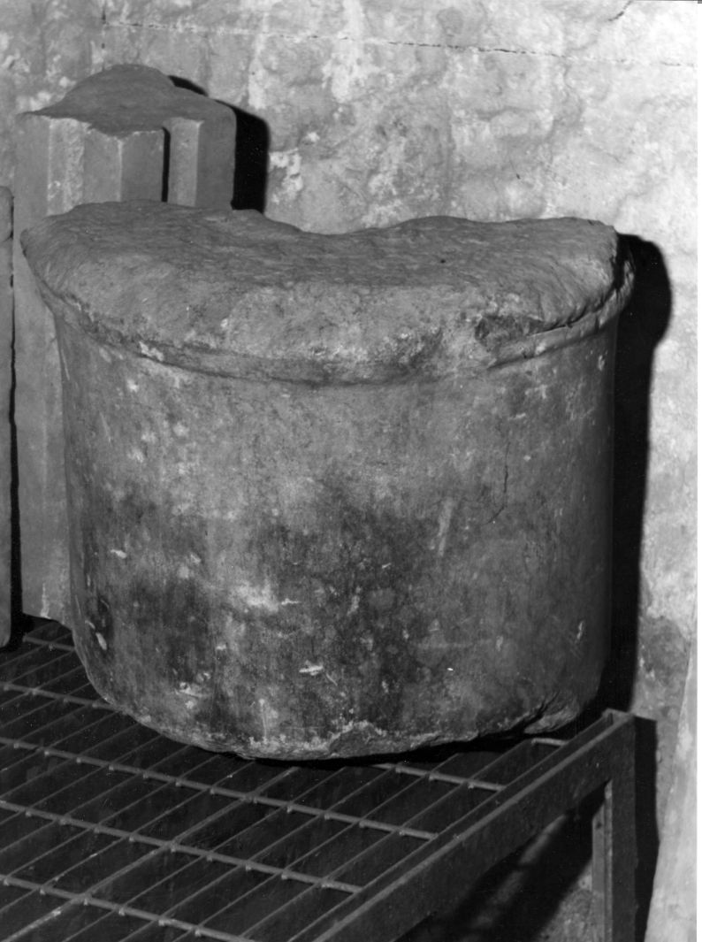 colonna, frammento - bottega campana (sec. XVI)