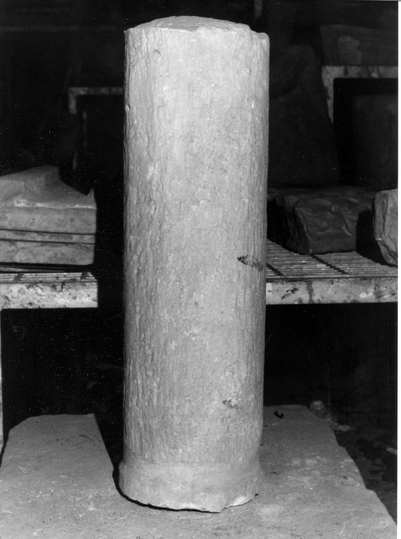 colonna, frammento - bottega campana (sec. XVI)