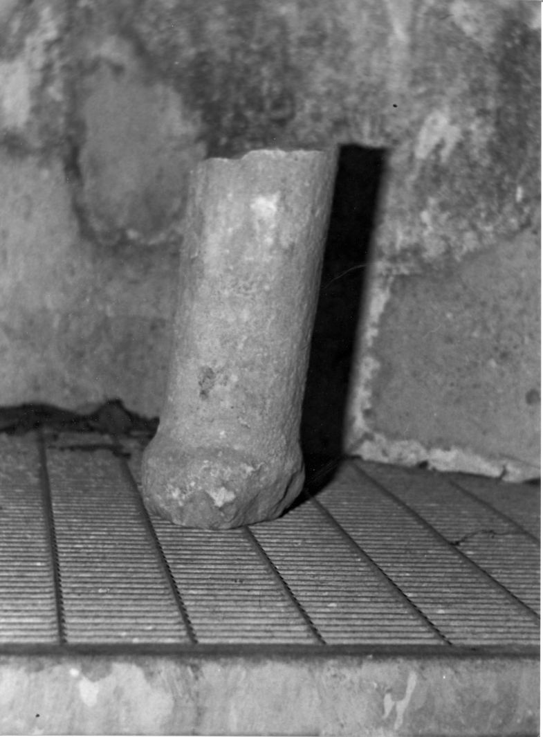 colonna, frammento - bottega campana (seconda metà sec. XVI)