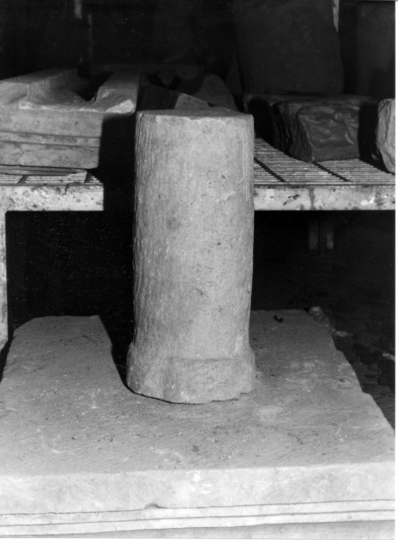 colonna, frammento - bottega campana (sec. XVI)
