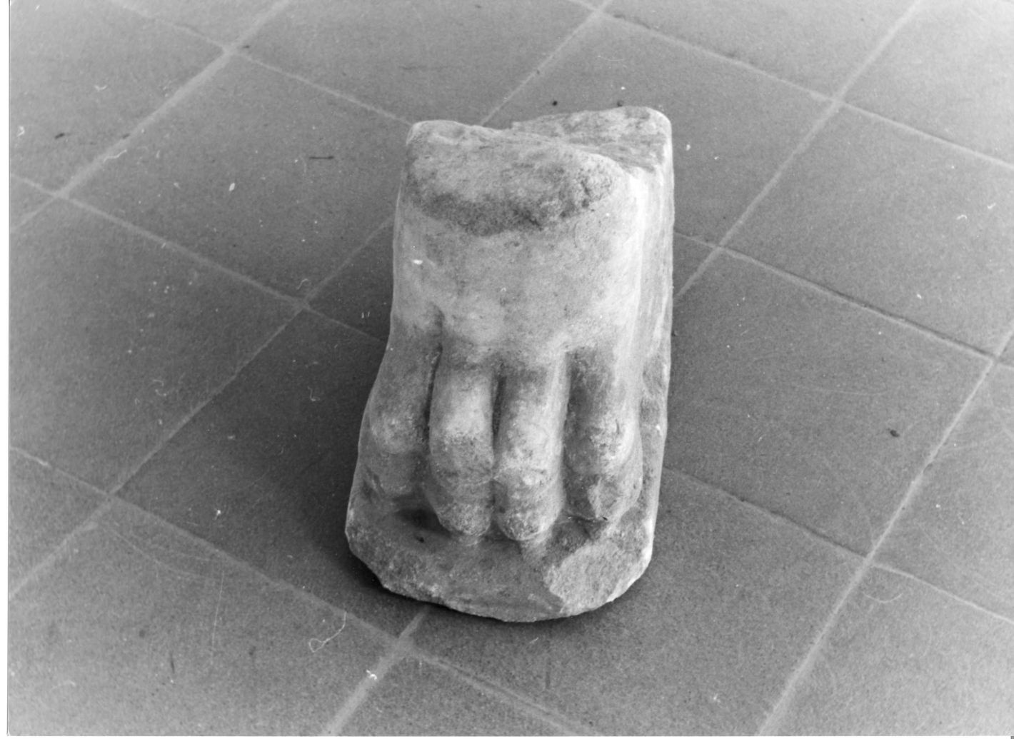 rilievo, frammento - bottega campana (sec. XVI)