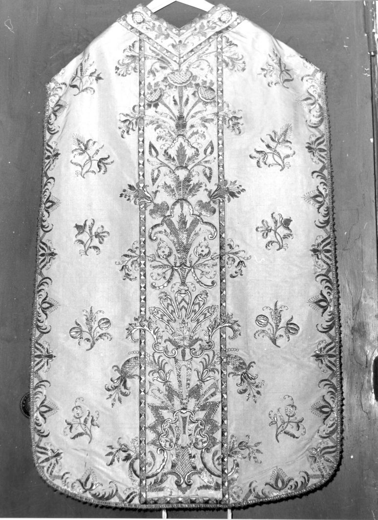 motivi decorativi floreali (pianeta) - manifattura campana (seconda metà sec. XIX)