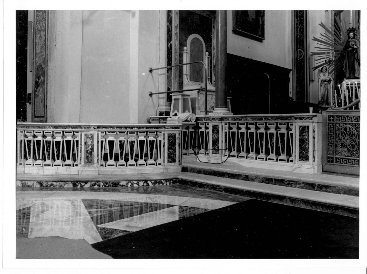 balaustrata di altare - bottega napoletana (prima metà sec. XIX)