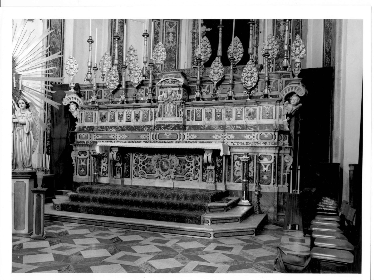 altare maggiore - bottega napoletana (seconda metà sec. XVIII)