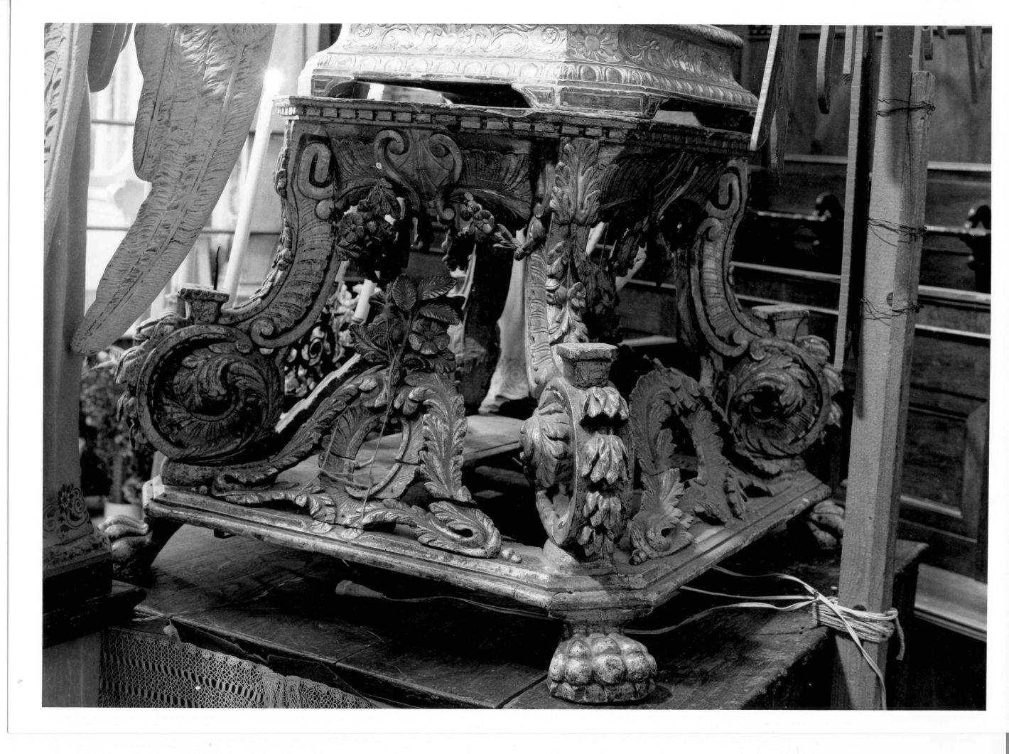 piedistallo di statua - bottega napoletana (seconda metà sec. XIX)