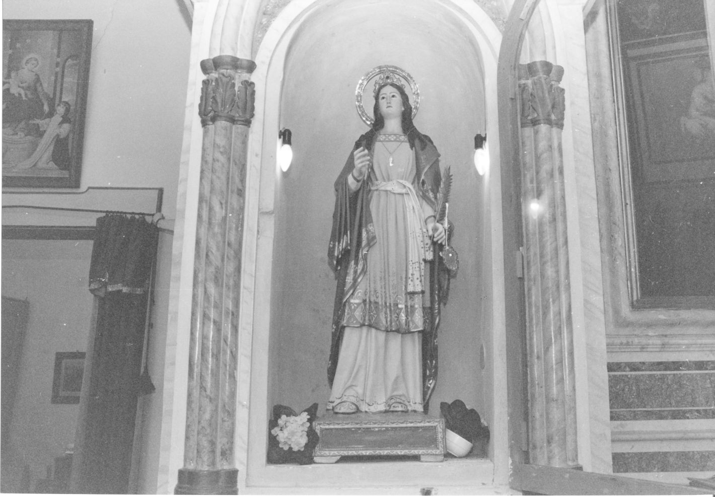 Santa Lucia (statua, opera isolata) - bottega campana (metà sec. XX)