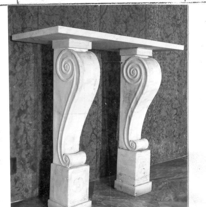 mensola architettonica - bottega Italia meridionale (sec. XVI)