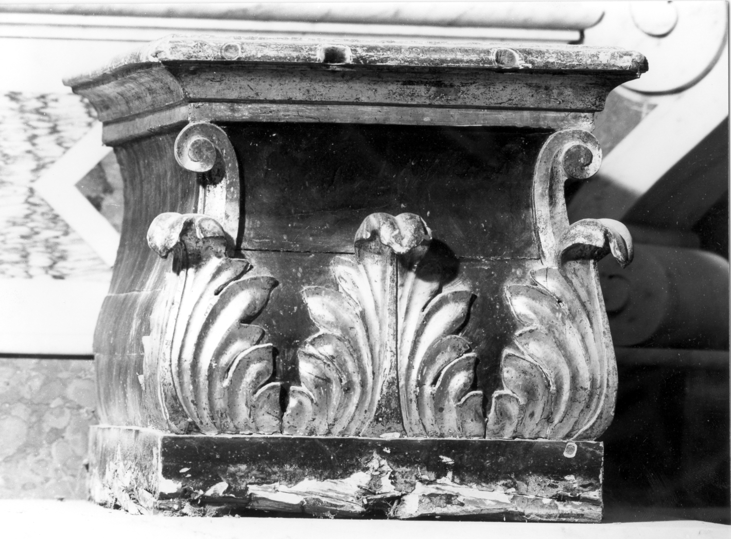 piedistallo di statua - bottega campana (seconda metà sec. XVIII)