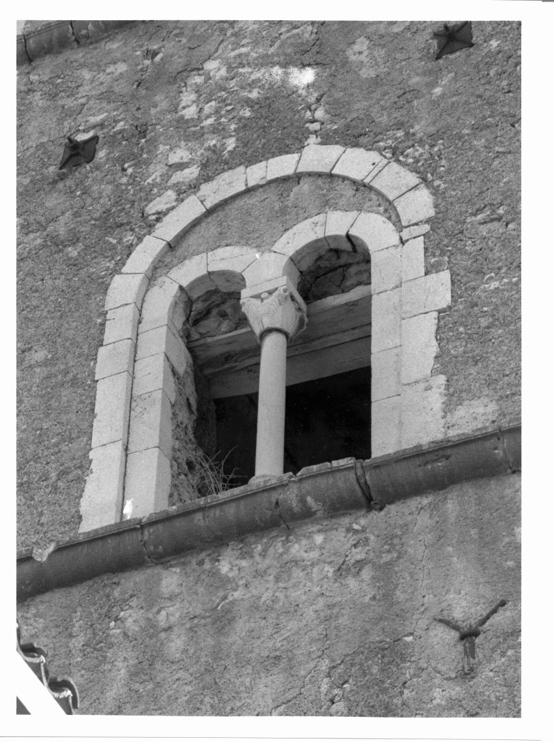 bifora, opera isolata - bottega campana (sec. XIII)