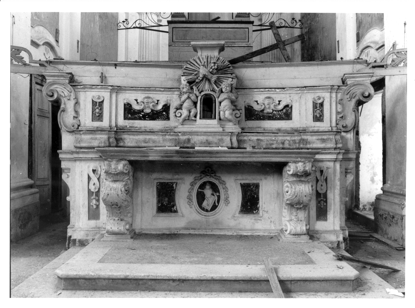 altare maggiore - bottega campana (sec. XVIII)