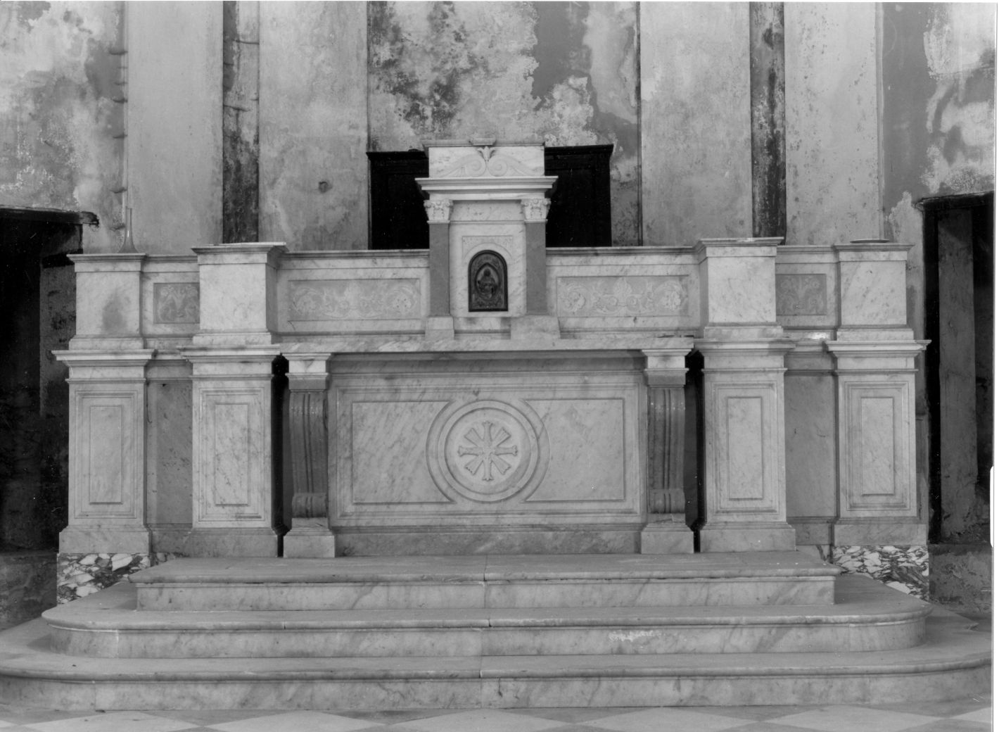 altare maggiore - bottega campana (sec. XX)