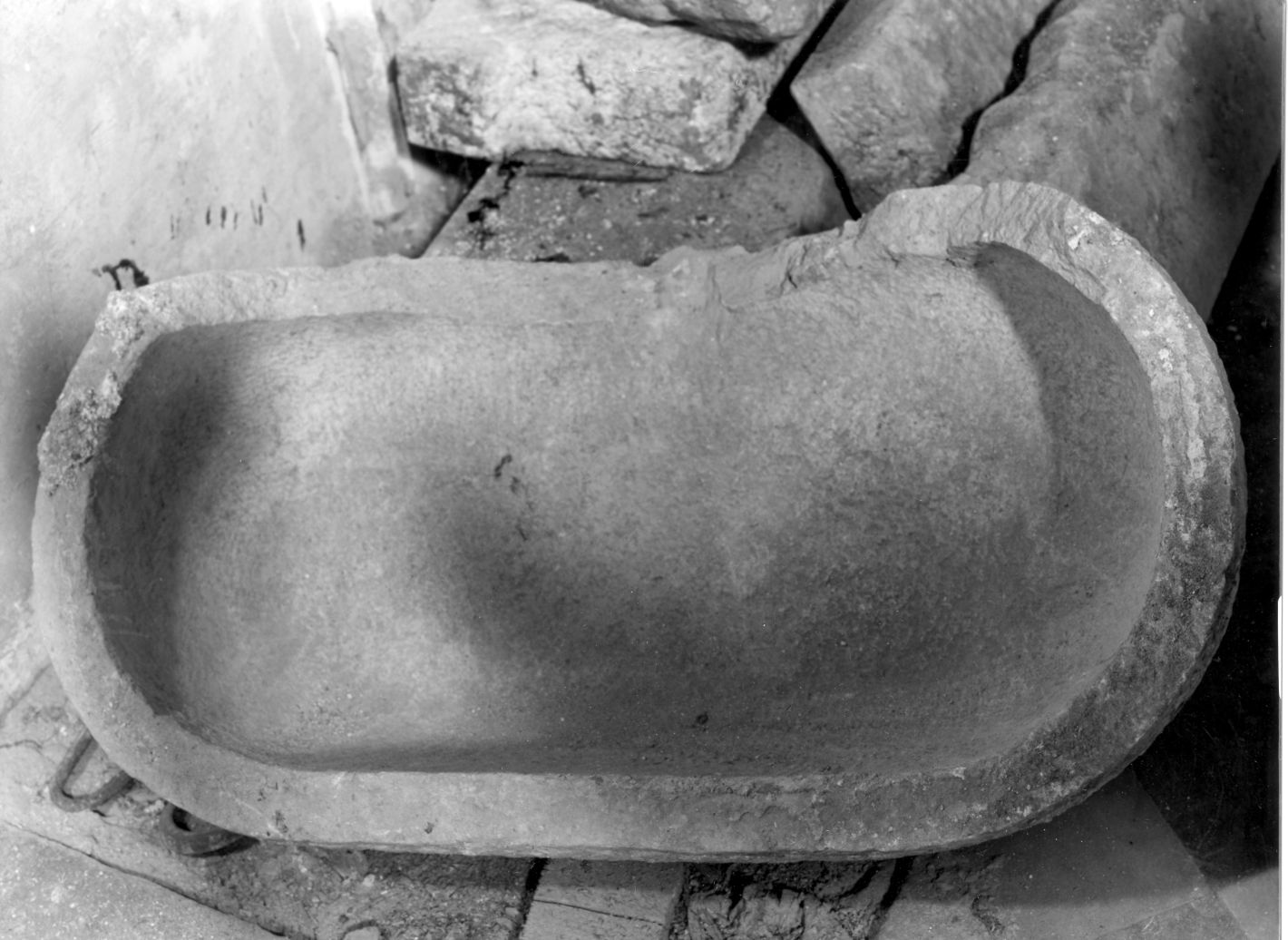 acquasantiera - bottega campana (sec. XVIII)