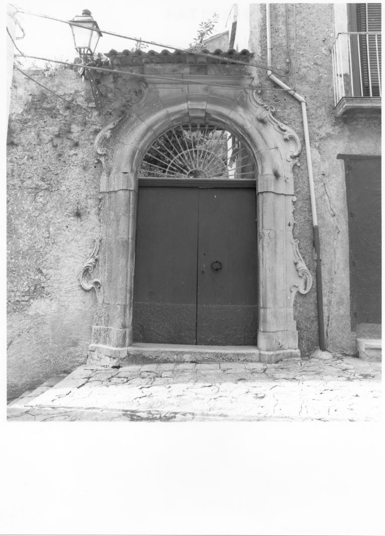 portale - bottega campana (sec. XVIII)