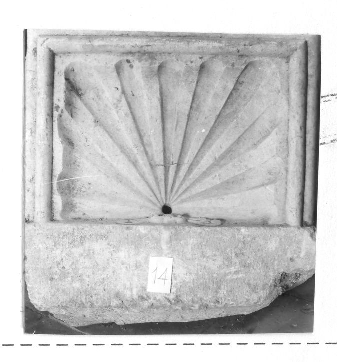 acquasantiera - bottega campana (sec. XVIII)