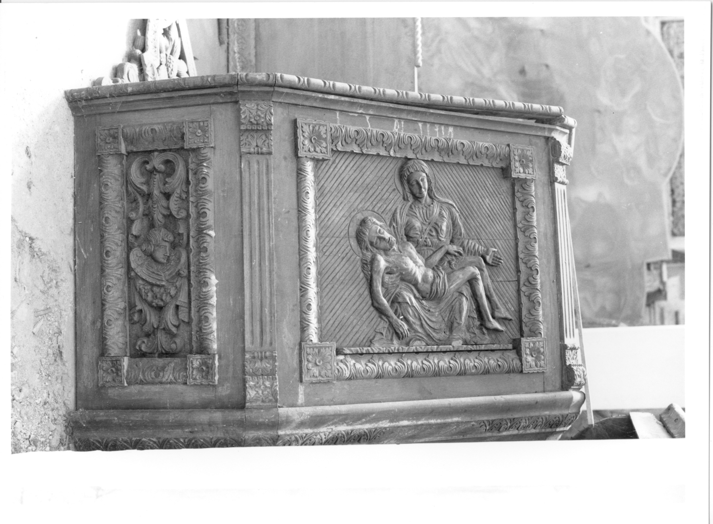 Pietà (pulpito) - bottega campana (sec. XIX)