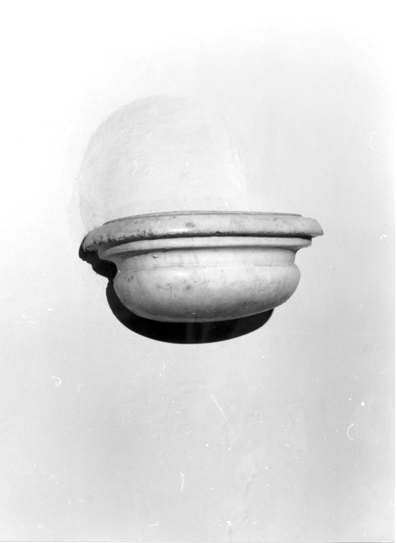 acquasantiera da parete - bottega Italia meridionale (seconda metà sec. XVII)