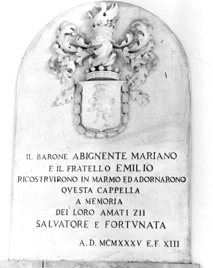 stemma gentilizio (lapide documentaria) - bottega campana (sec. XX)