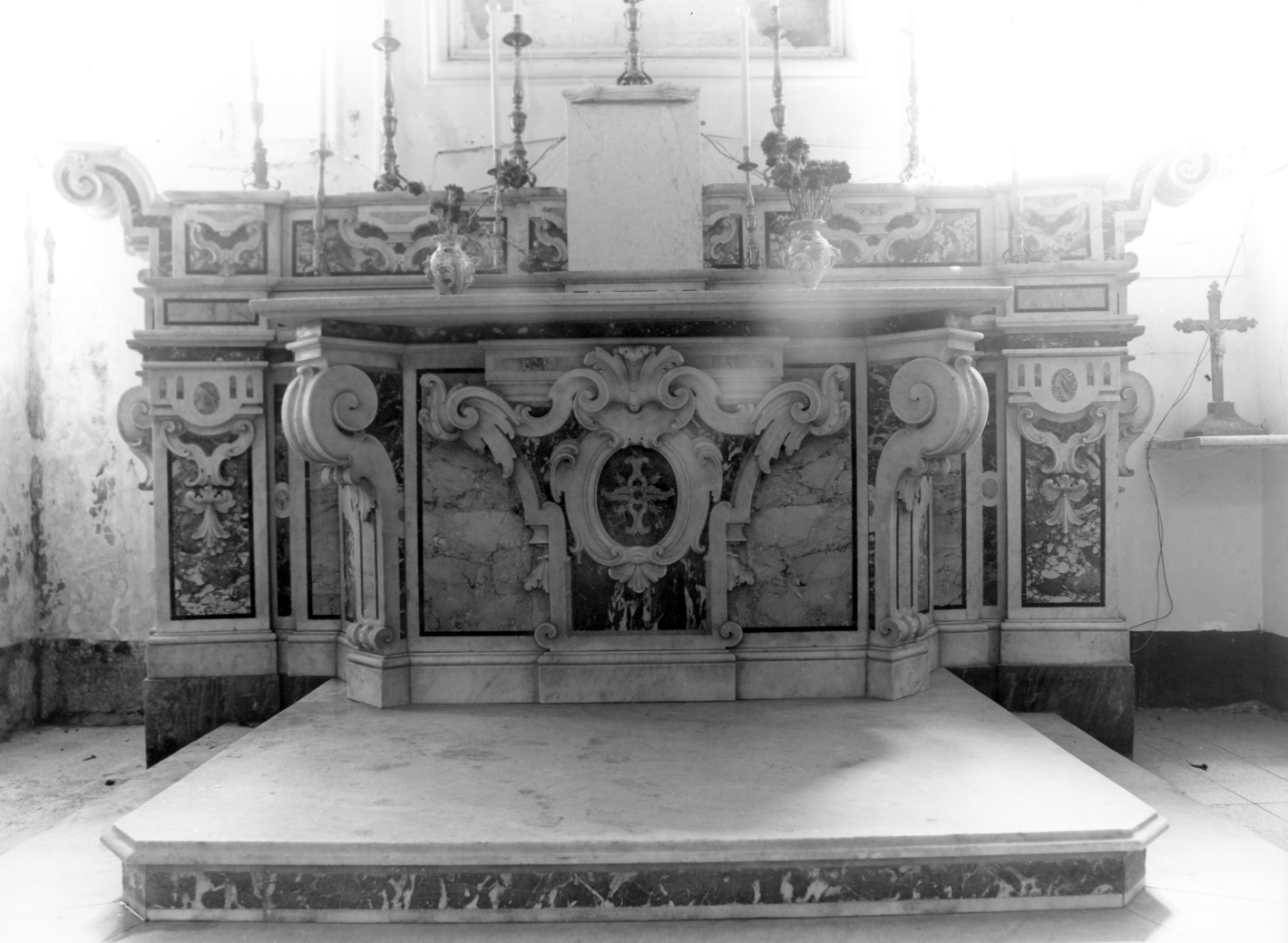 altare maggiore - bottega Italia meridionale (sec. XVIII)