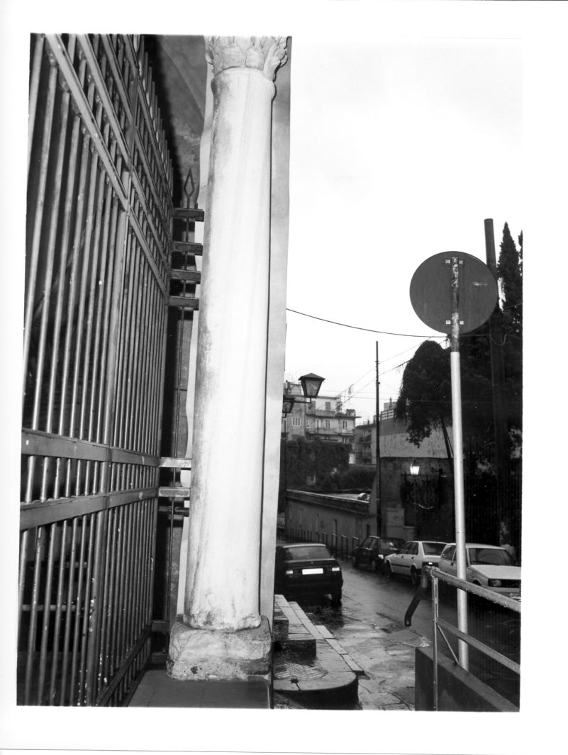 colonna - bottega Italia meridionale (sec. IX)