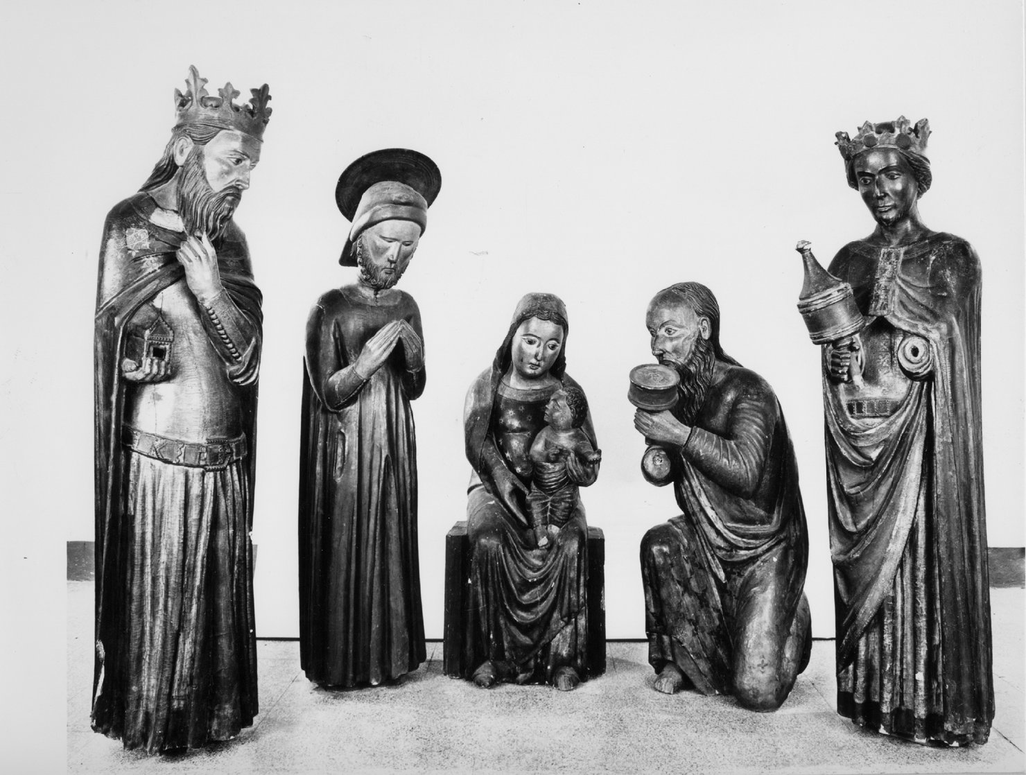 adorazione dei Magi (gruppo scultoreo) di Benvenuti Simone di Filippo detto Simone dei Crocifissi (attribuito) (sec. XIV)