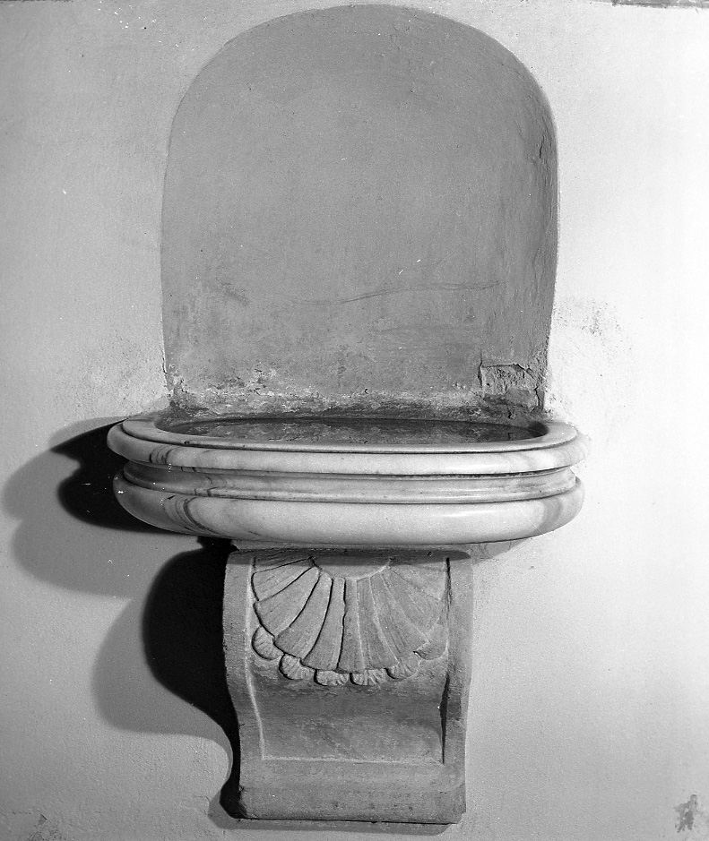 acquasantiera da parete - bottega emiliano-romagnola (fine sec. XV)