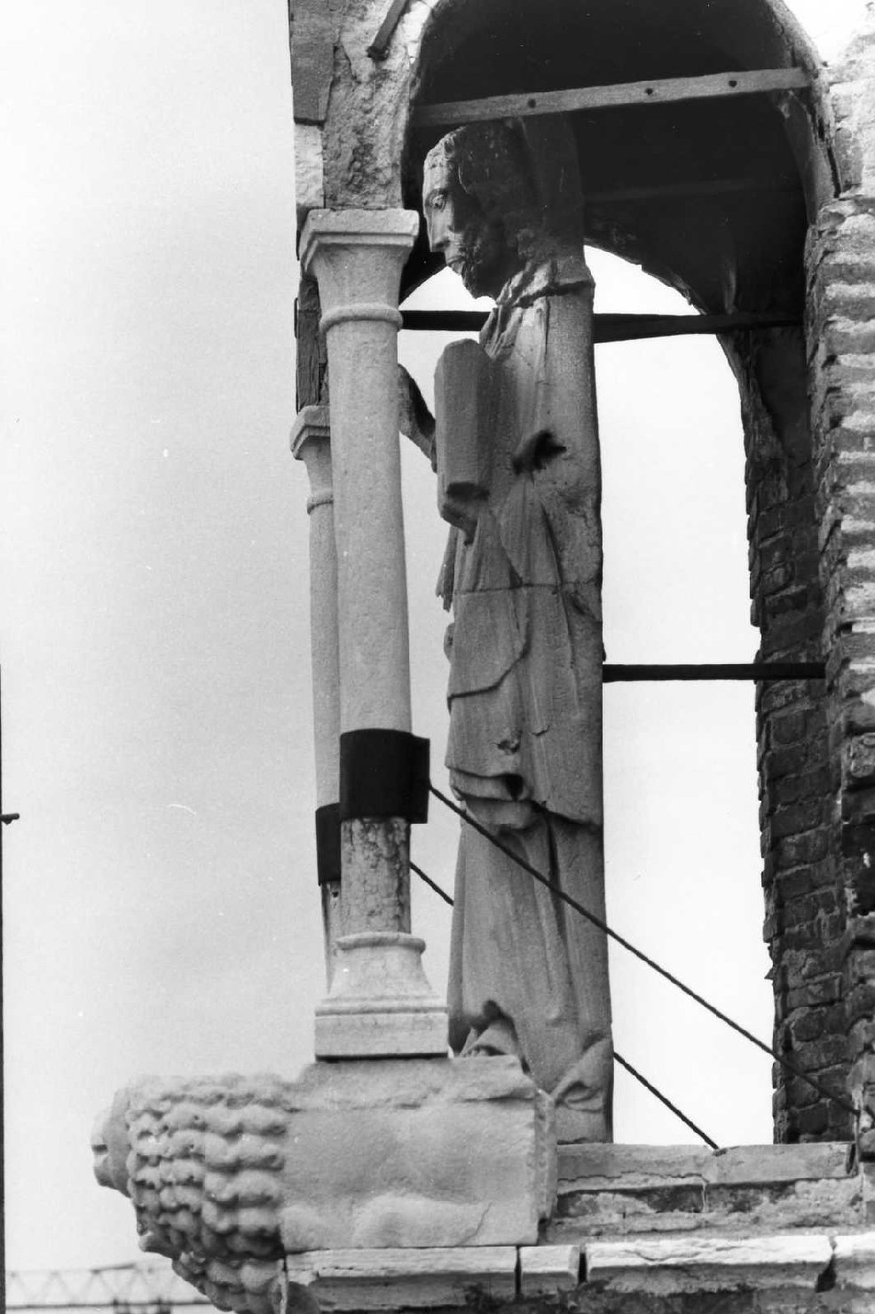 Cristo redentore benedicente (scultura) - ambito Italia settentrionale (metà sec. XIV)