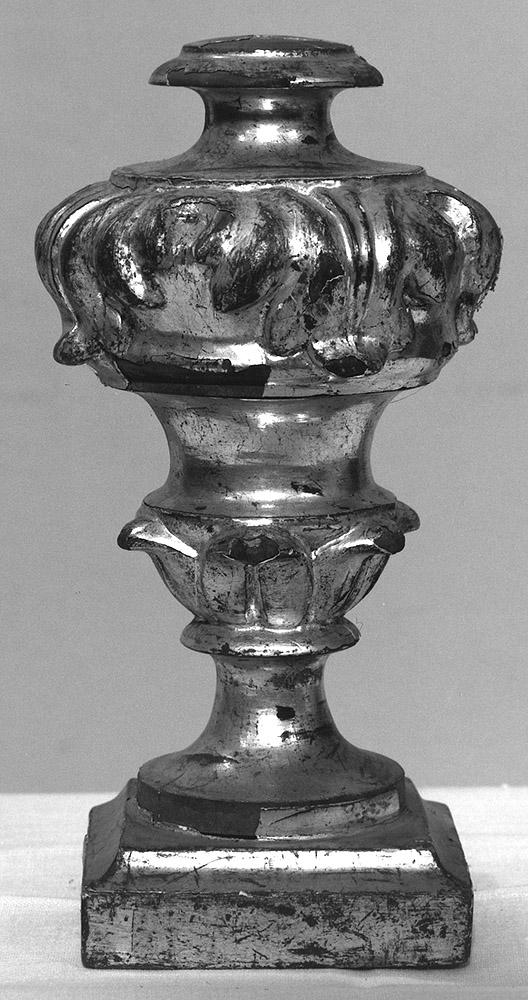 vaso d'altare, serie - manifattura emiliana (seconda metà sec. XVIII)