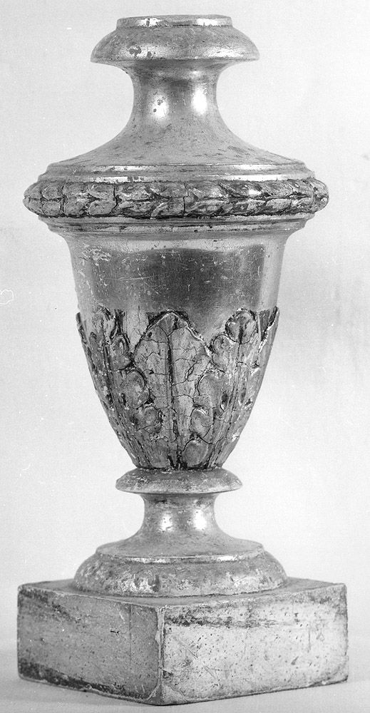 vaso d'altare con composizione floreale - bottega emiliana (sec. XIX)