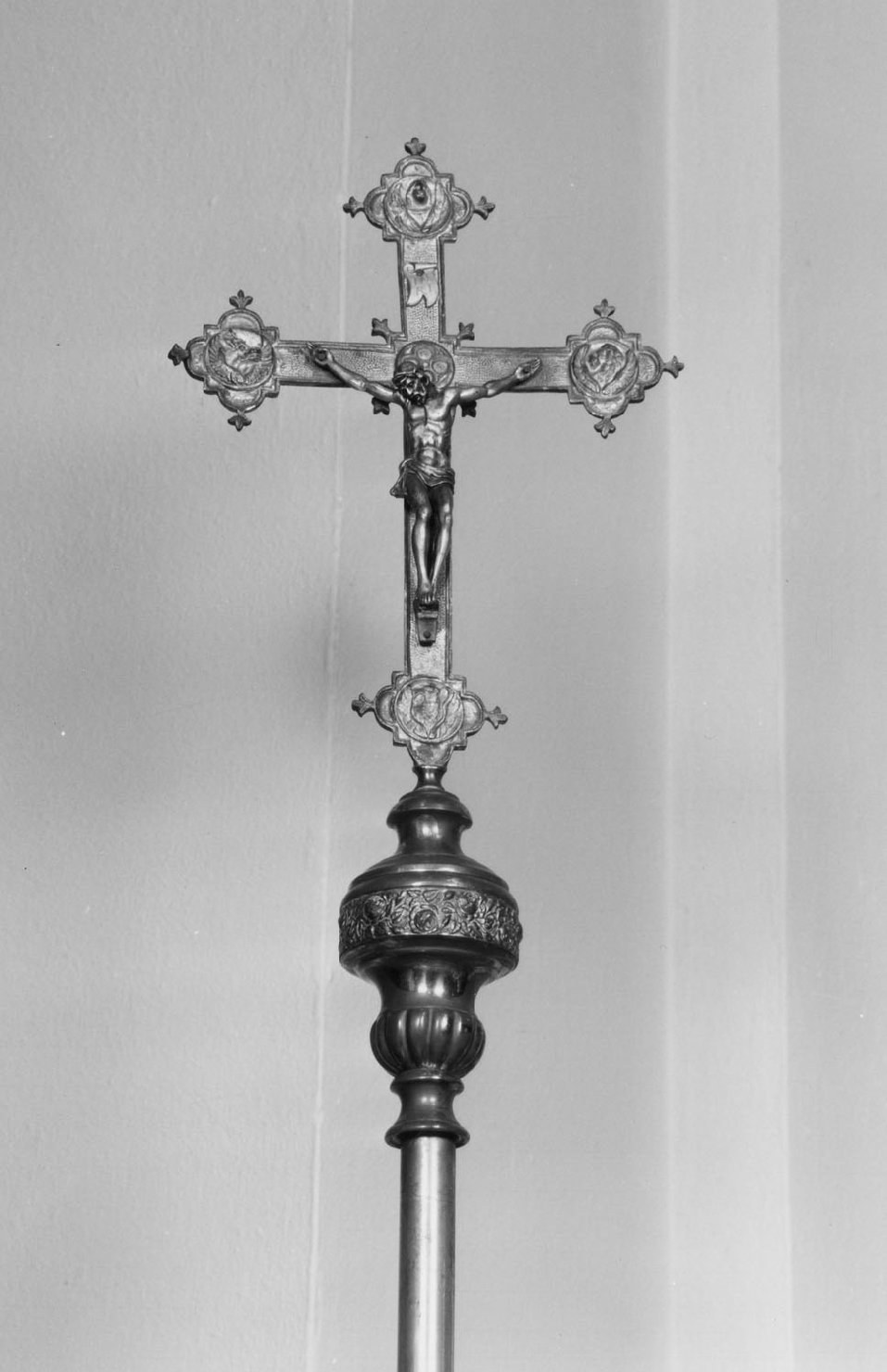 Cristo crocifisso (croce processionale) - bottega emiliana (sec. XX)