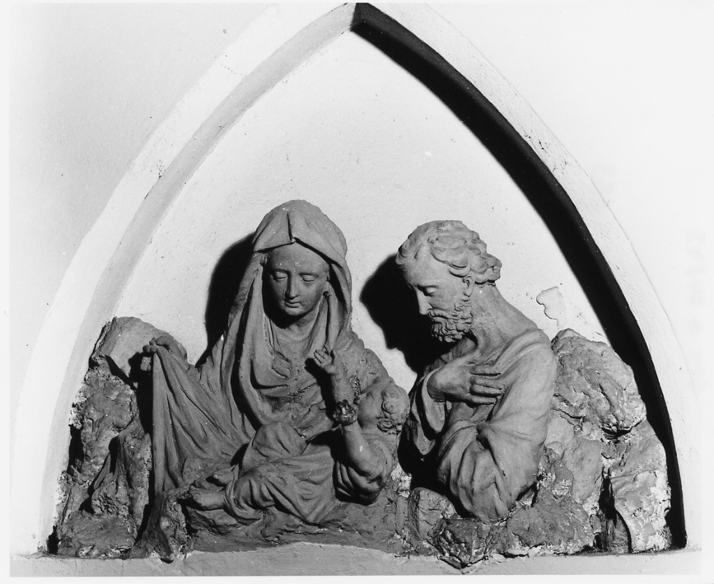 Sacra Famiglia (rilievo) di Brandini Giuseppe Maria (primo quarto sec. XX)